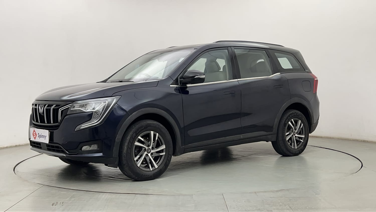 2022 Mahindra XUV700 AX 5 Petrol MT 5 STR
