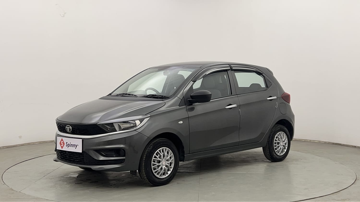 2025 Tata Tiago XE