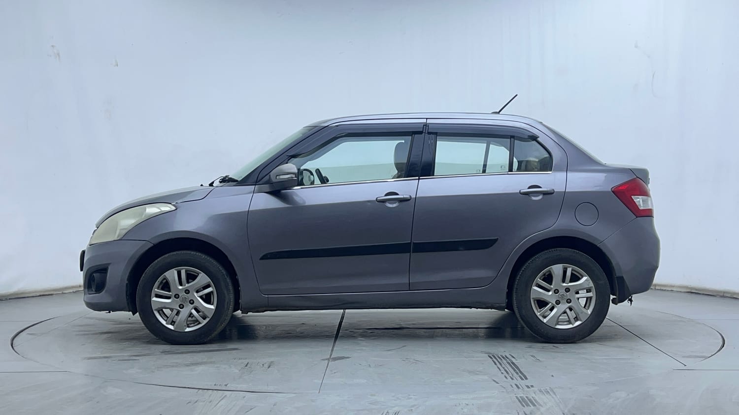 2015 Maruti Suzuki Swift Dzire - 2