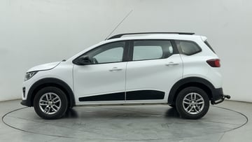 Used 2022 Renault Triber RXT Petrol Manual Image