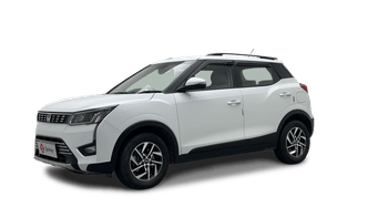 Used 2024 Mahindra XUV 300 W8 (O) 1.2 Petrol Petrol Manual Image
