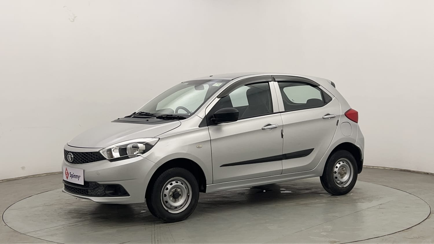 2018 Tata Tiago Revotron XE