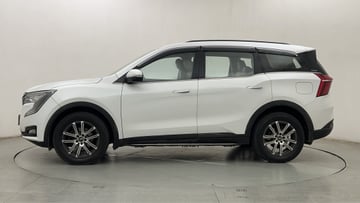 Used 2022 Mahindra XUV700 AX 7 Diesel AT Luxury Pack 7 STR Diesel Automatic Image