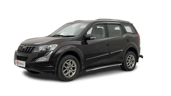 Used 2017 Mahindra XUV500 W6 AT Diesel Automatic Image
