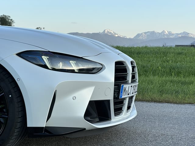 New BMW M4 exterior RIGHT FRONT CORNER VIEW