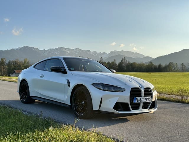 New BMW M4 exterior BACK WINDSHIELD VIEW