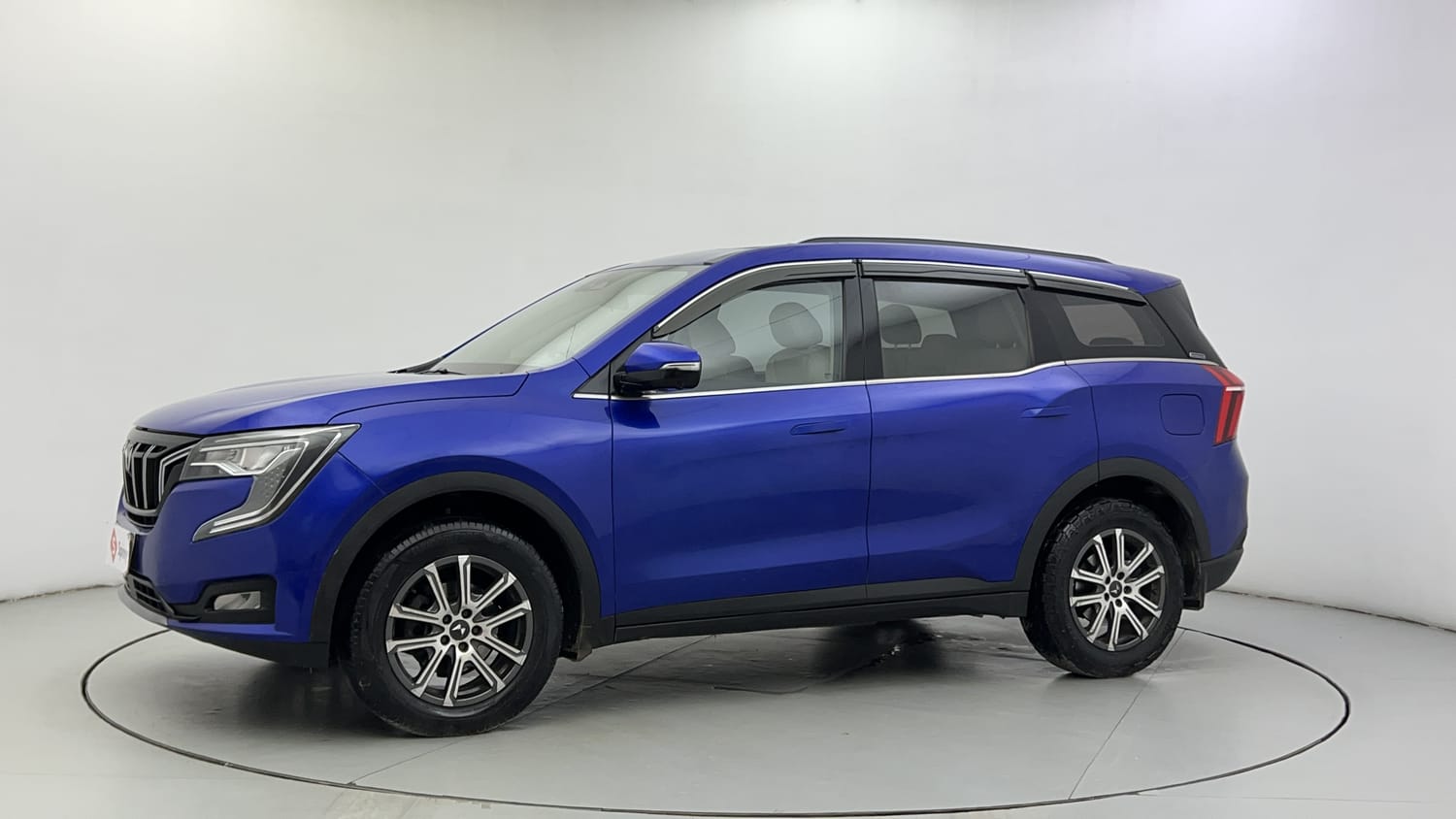 2023 Mahindra XUV700 AX 7 Diesel MT Luxury Pack 7 STR