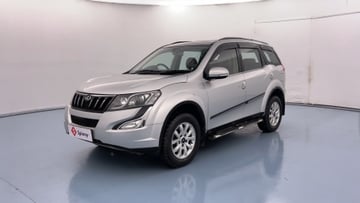 Used 2016 Mahindra XUV500 W10 AWD AT Diesel Automatic Image