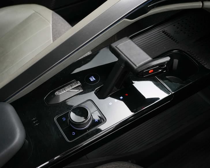 New Mahindra BE 6 interior GEAR  KNOB VIEW