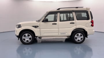 Used 2022 Mahindra Scorpio S5 Diesel Manual Image