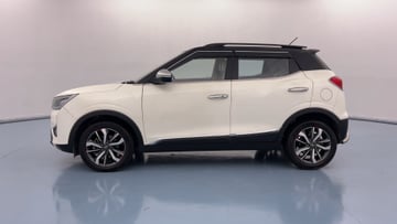 Used 2021 Mahindra XUV 300 W8 (O) 1.5 Diesel AMT Diesel Automatic Image