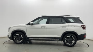 Used 2022 Hyundai Alcazar Platinum 7 STR 2.0 Petrol Petrol Manual Image