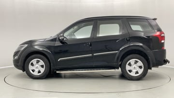 Used 2021 Mahindra XUV500 W7 Diesel Manual Image
