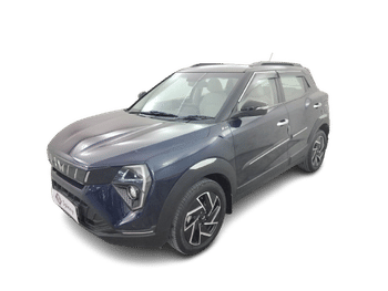 Used 2024 Mahindra XUV 3XO AX7 1.2 Petrol Petrol Manual Image