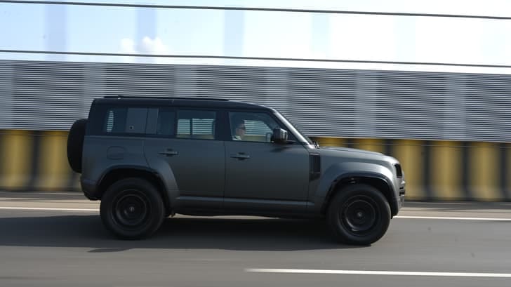New Land Rover Defender exterior RIGHT SIDE VIEW