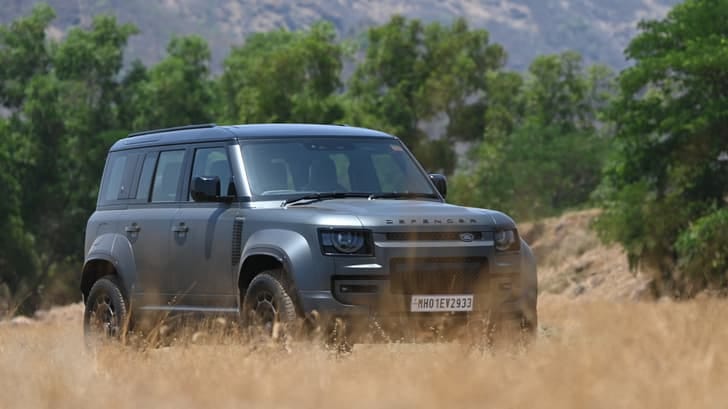 New Land Rover Defender exterior FRONT WINDSHIELD VIEW
