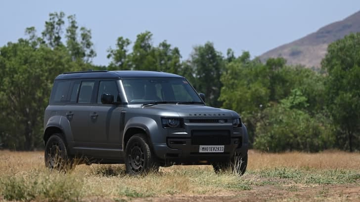 New Land Rover Defender engine ENGINE LEFT SIDE HINGE & APRON VIEW