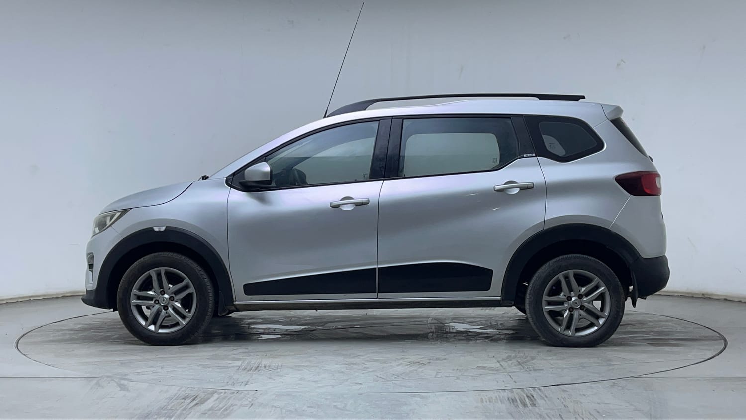 2020 Renault Triber - 2