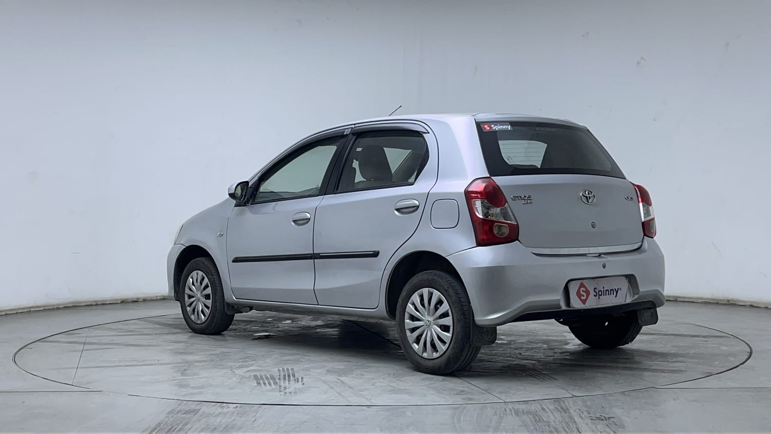 2017 Toyota Etios Liva - 3