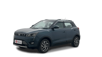 Used 2024 Mahindra XUV 300 W8 (O) 1.2 Petrol AMT Petrol Automatic Image