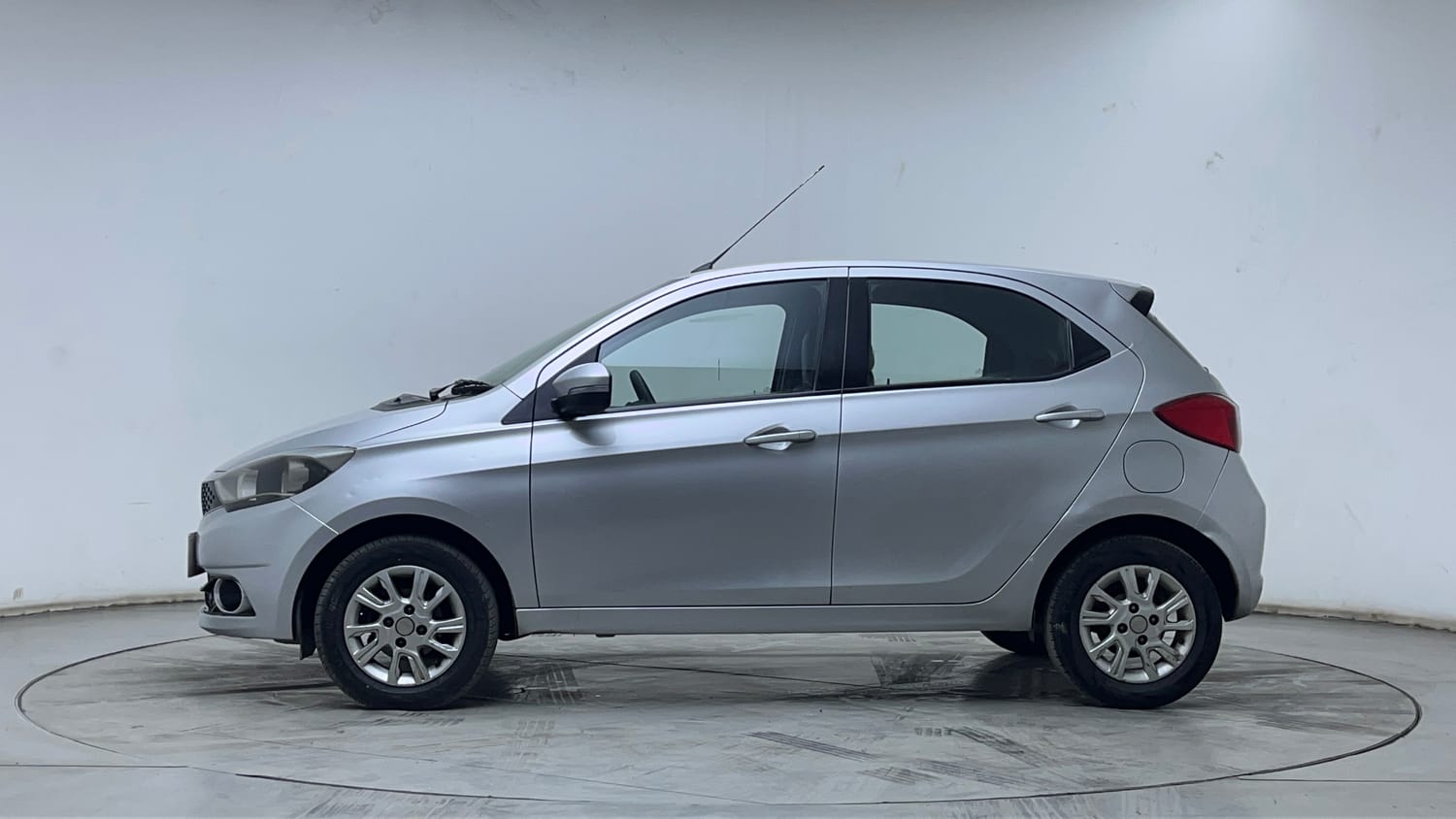 2017 Tata Tiago - 2