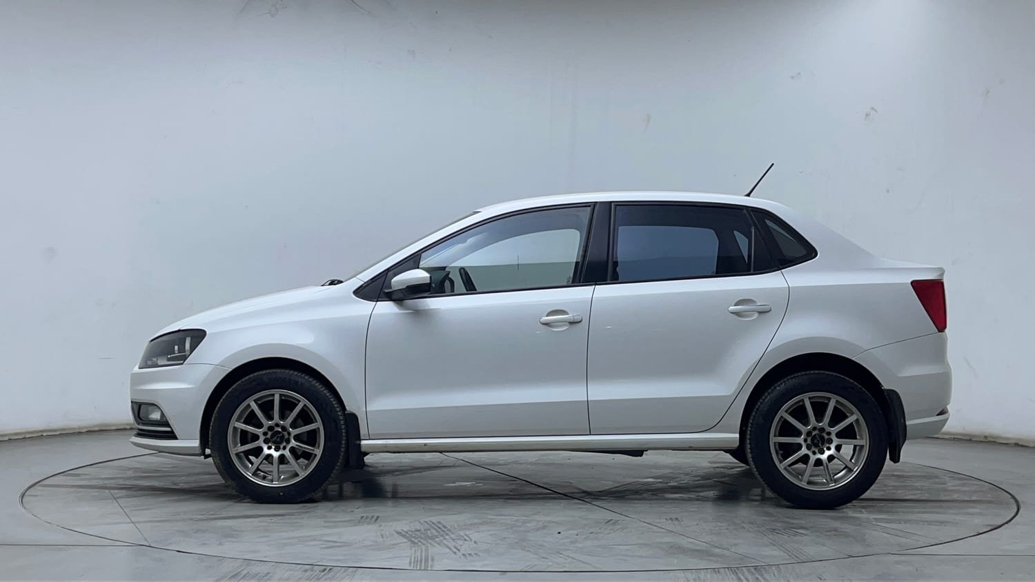 2018 Volkswagen Ameo - 2