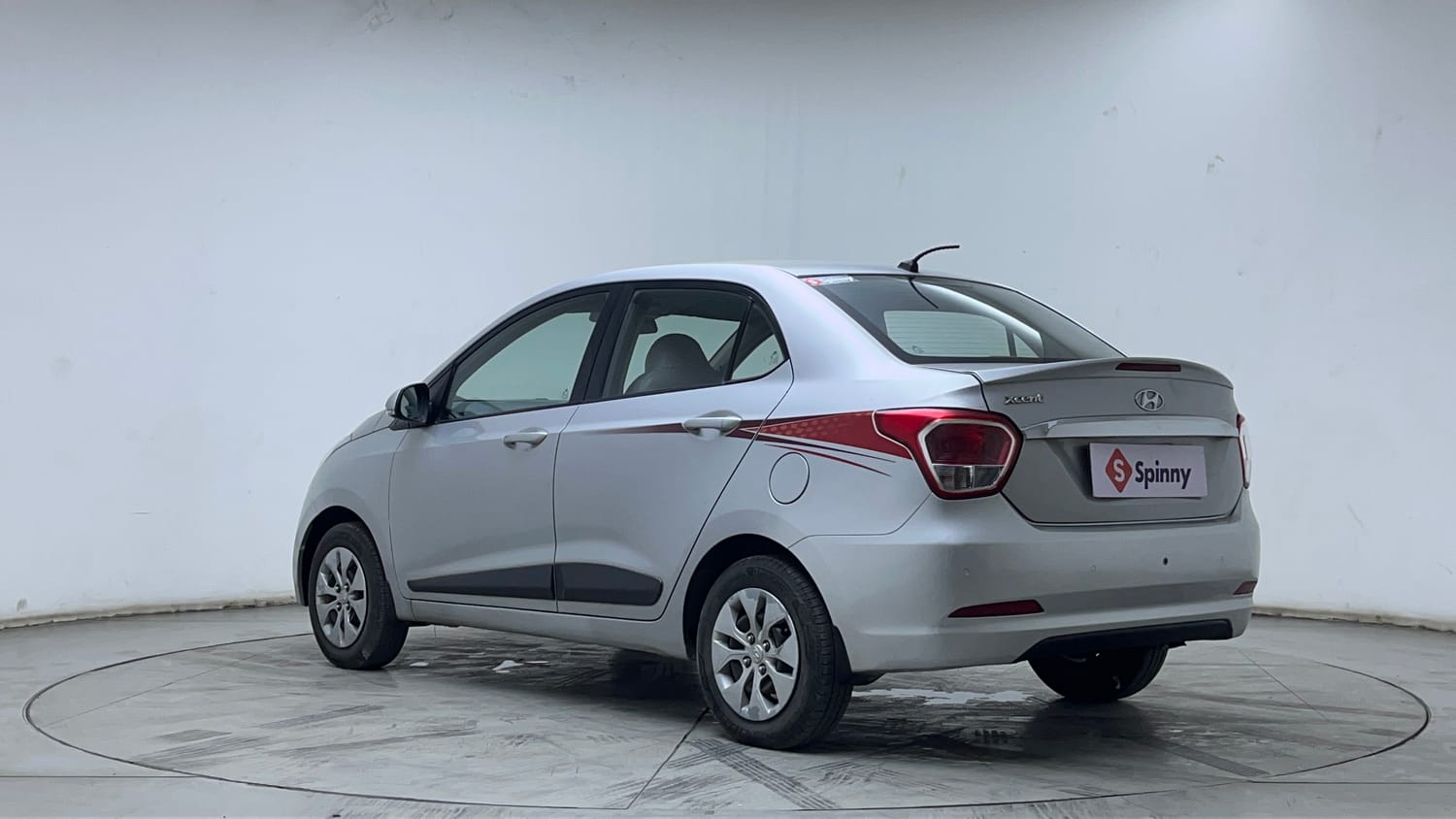 2016 Hyundai Xcent - 3