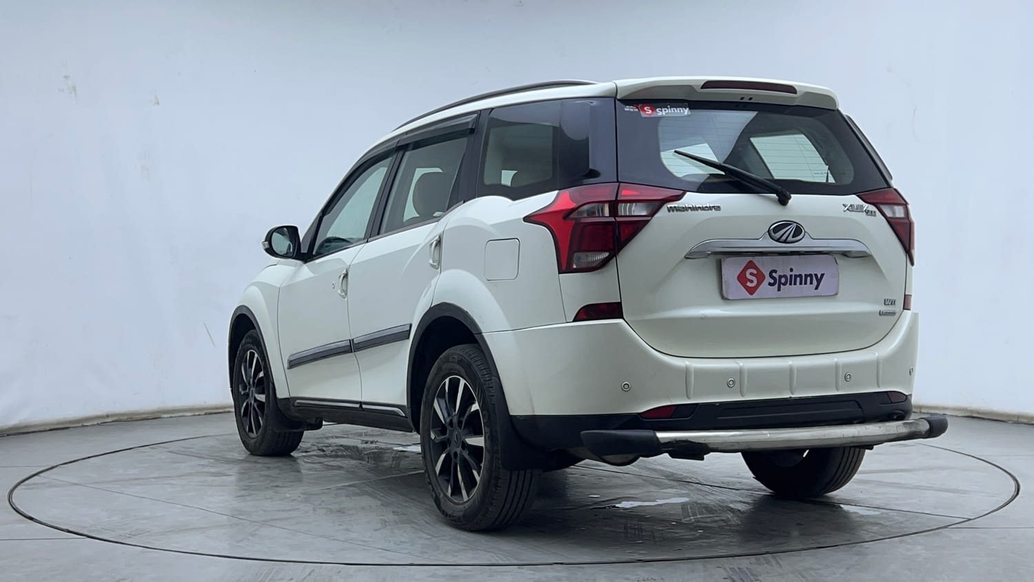 2018 Mahindra XUV500 - 3