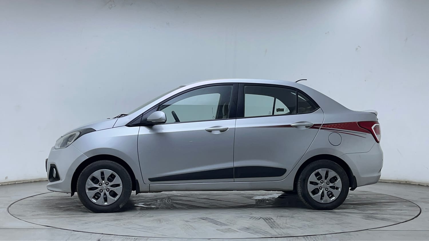 2016 Hyundai Xcent - 2