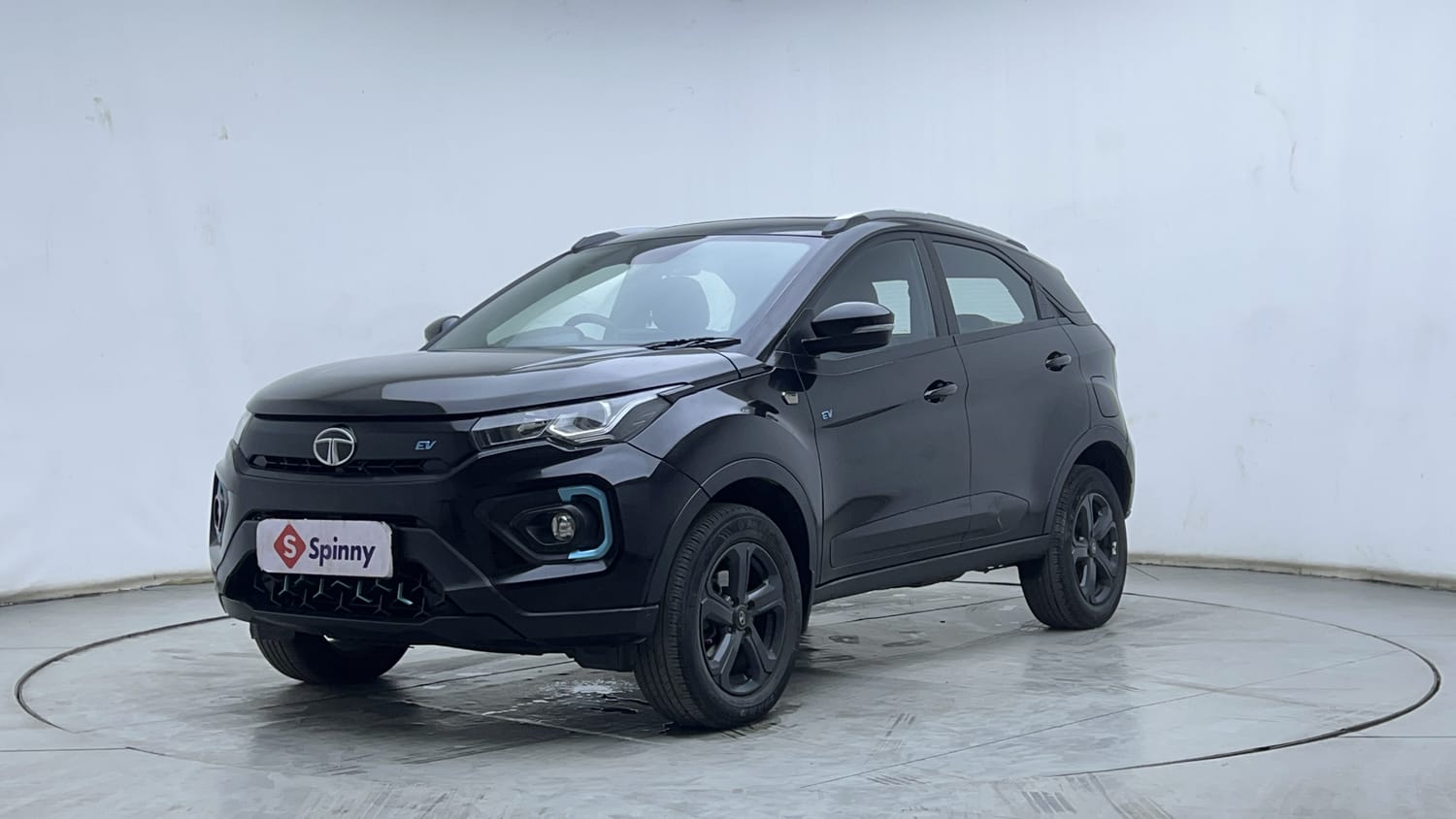 2022 Tata Nexon EV XZ Plus LUX Dark Edition - Photo 9