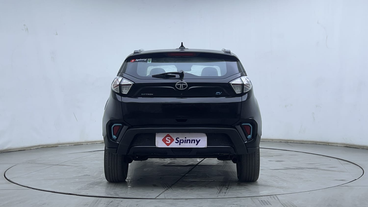2022 Tata Nexon EV XZ Plus LUX Dark Edition - Photo 4