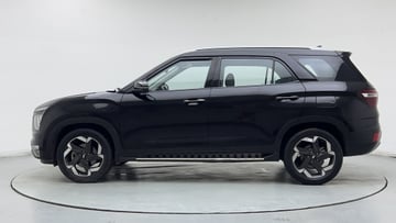 Used 2023 Hyundai Alcazar Signature (O) 7 STR 1.5 Petrol DCT Petrol Automatic Image