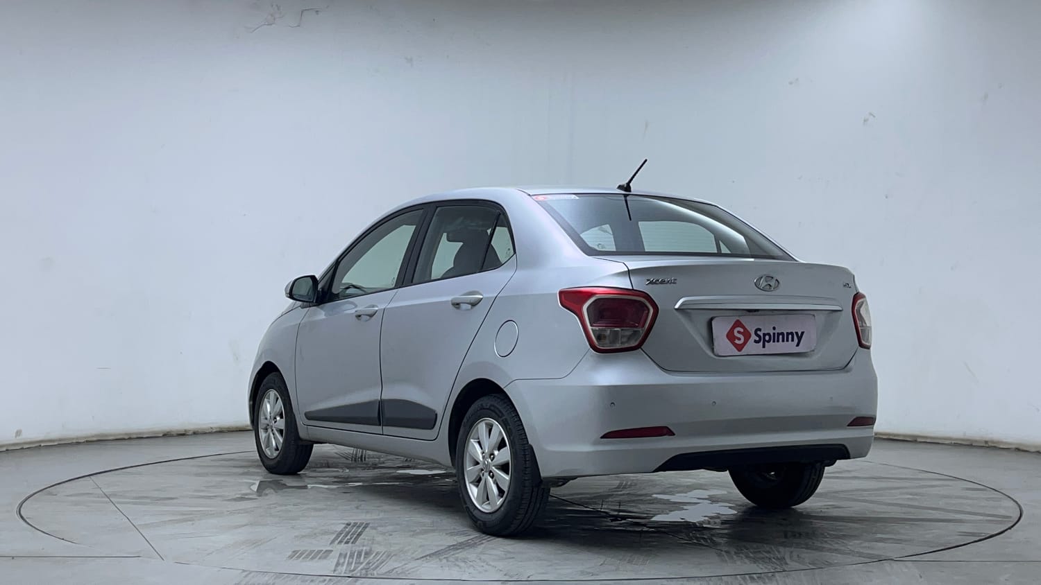 2016 Hyundai Xcent - 3