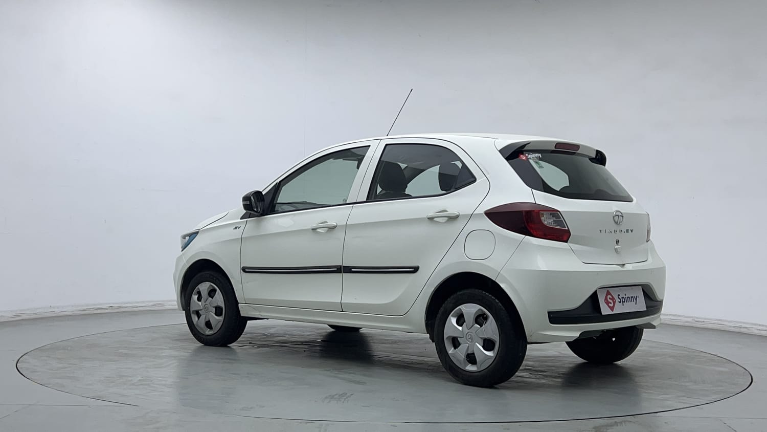 2023 Tata Tiago EV XT Long Range - Photo 3