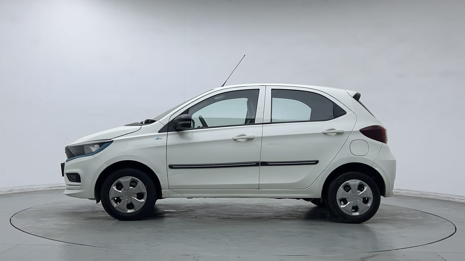 2023 Tata Tiago EV XT Long Range - Photo 2