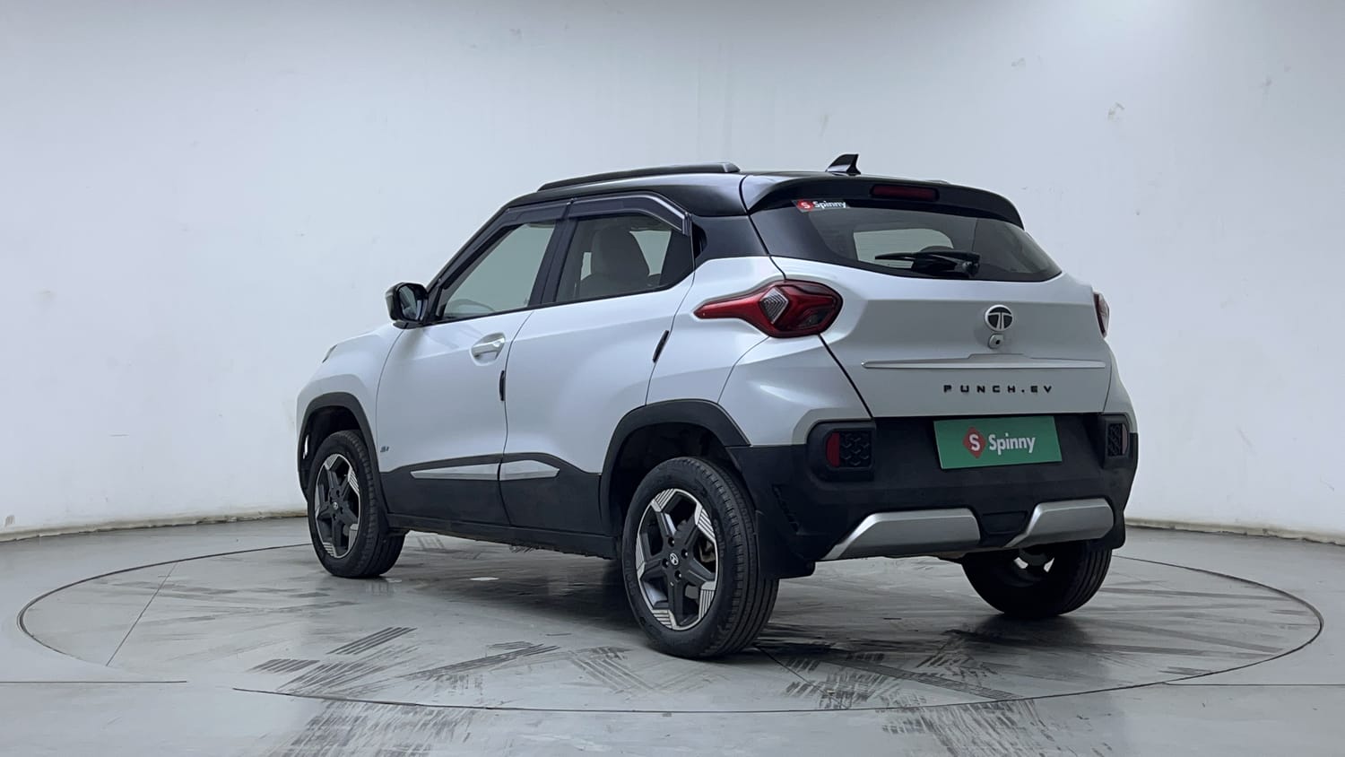 2024 Tata Punch EV Empowered Plus S long Range - Photo 3