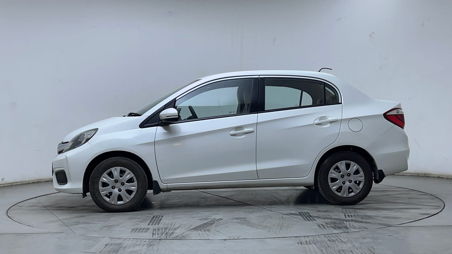 2016 Honda Amaze - 2