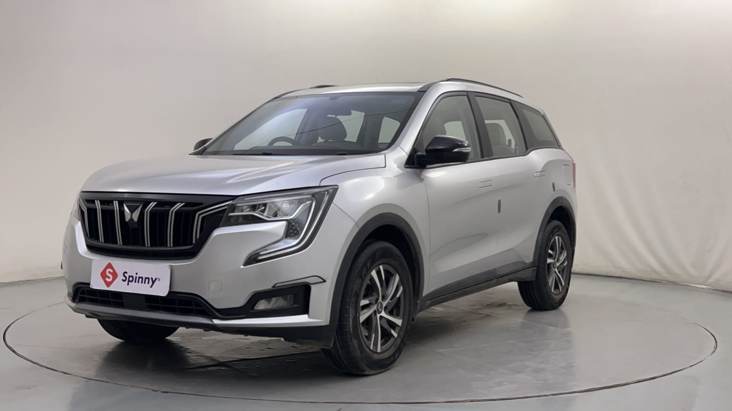 2023 Mahindra XUV700 AX 5 Petrol AT 5 STR