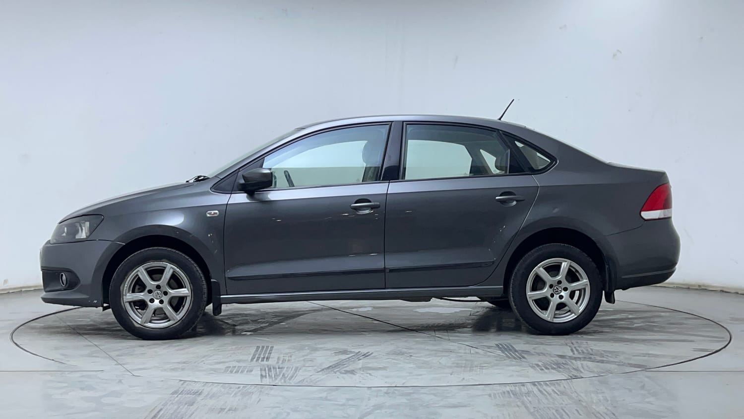 2013 Volkswagen Vento - 2