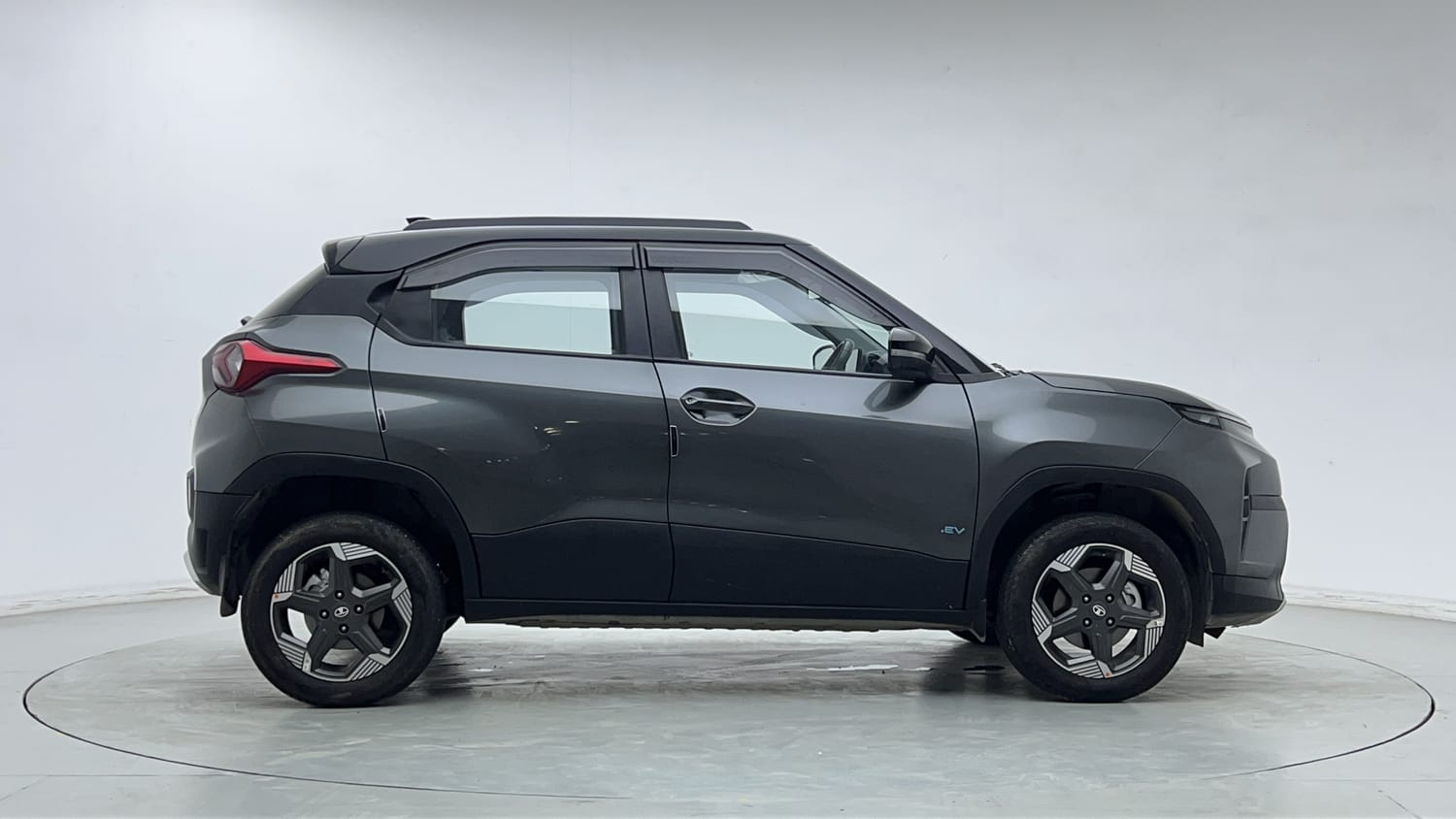 2024 Tata Punch EV Empowered (S) 3.3 - Photo 6