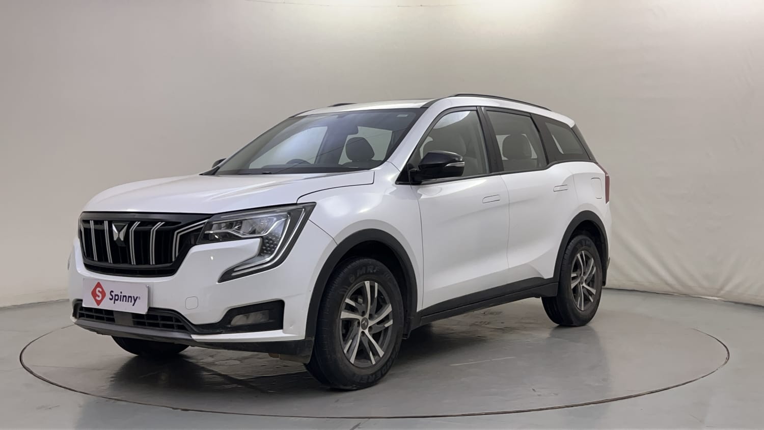 2022 Mahindra XUV700 AX 5 Petrol AT 5 STR