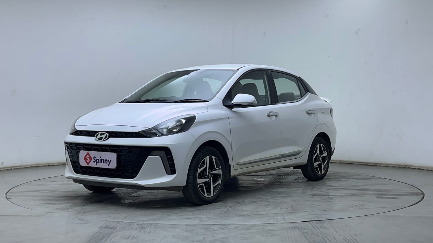 Hyundai Aura - Photo 1