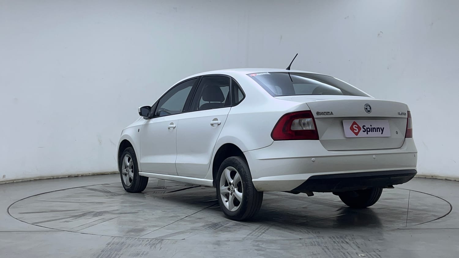 2014 Skoda Rapid - 3