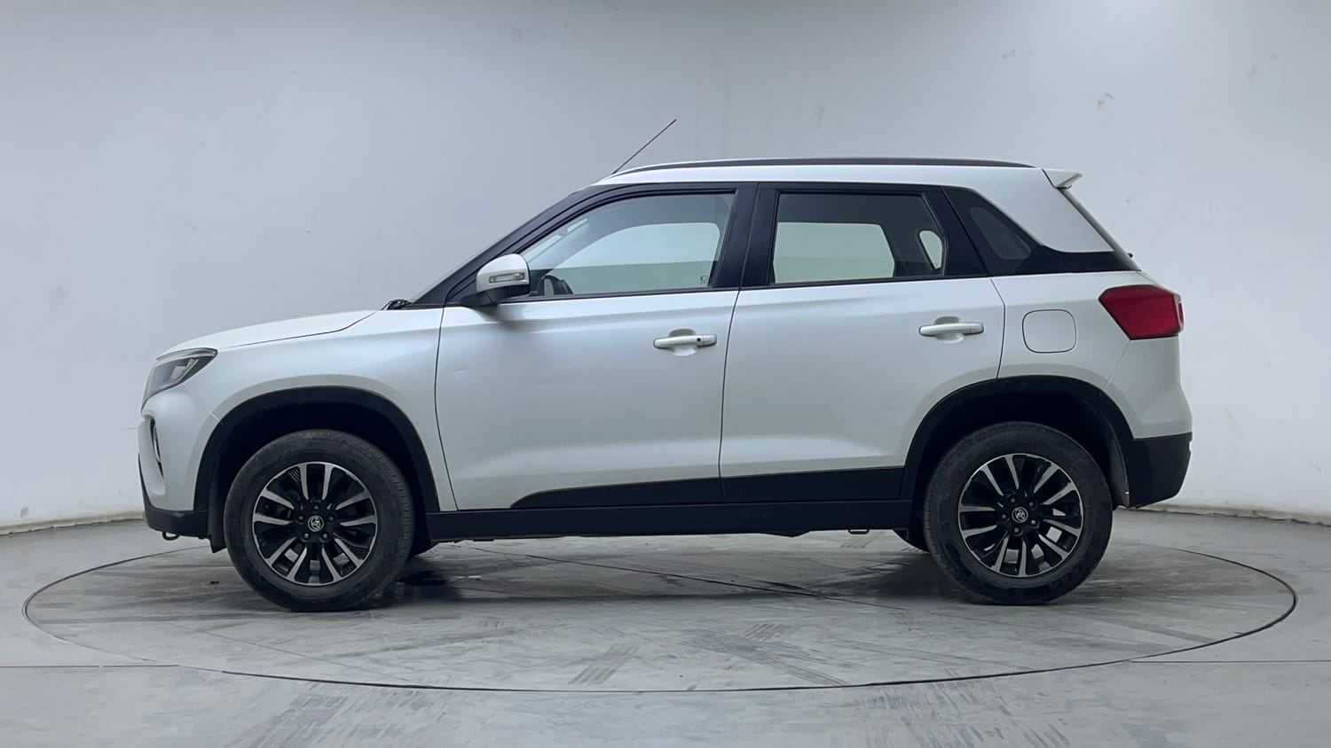 2022 Toyota Urban Cruiser - 2