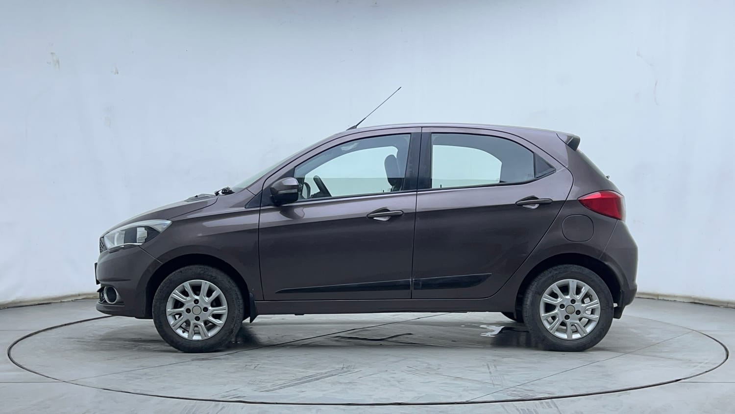2017 Tata Tiago - 2