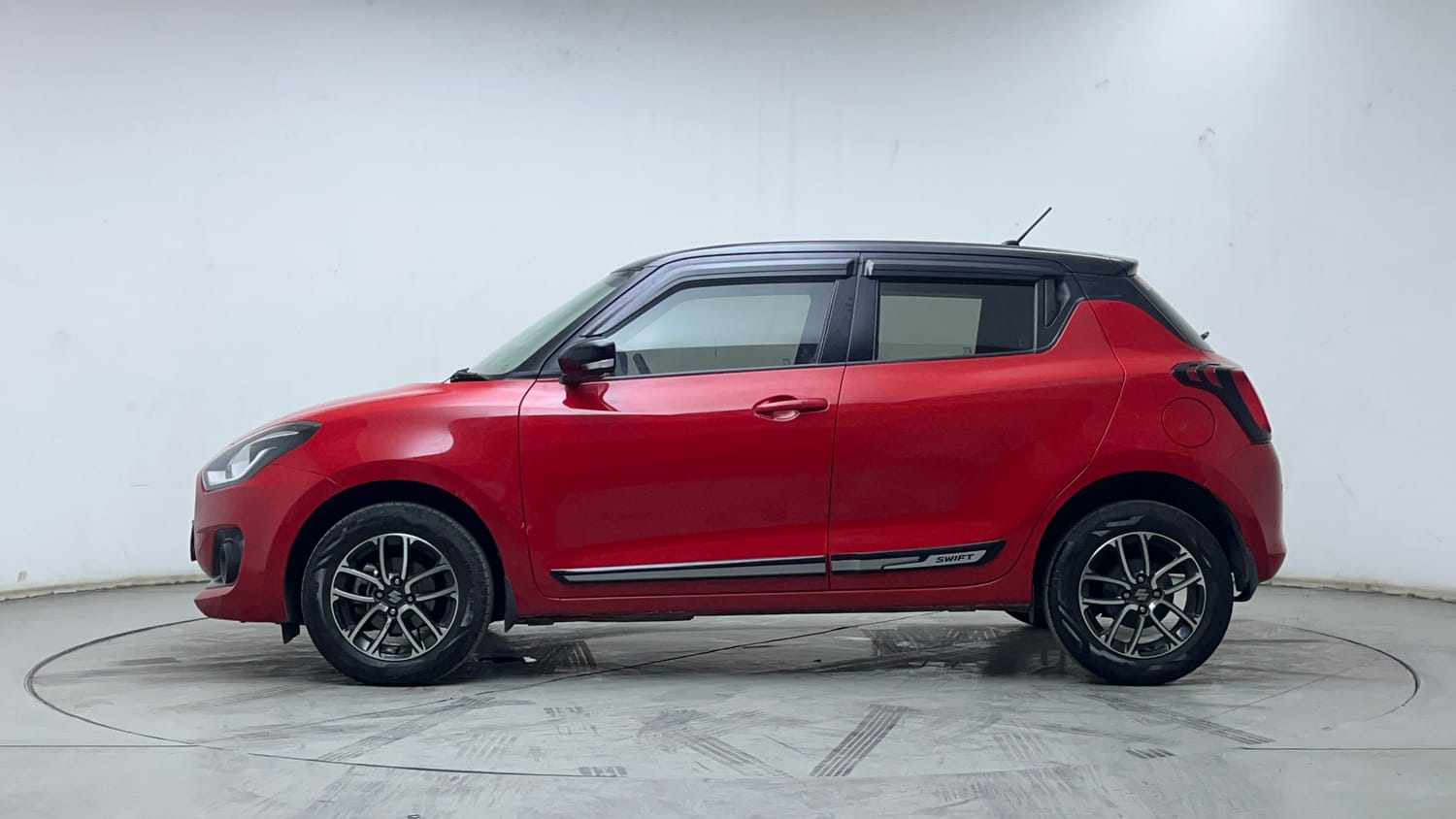 2022 Maruti Suzuki Swift - 2