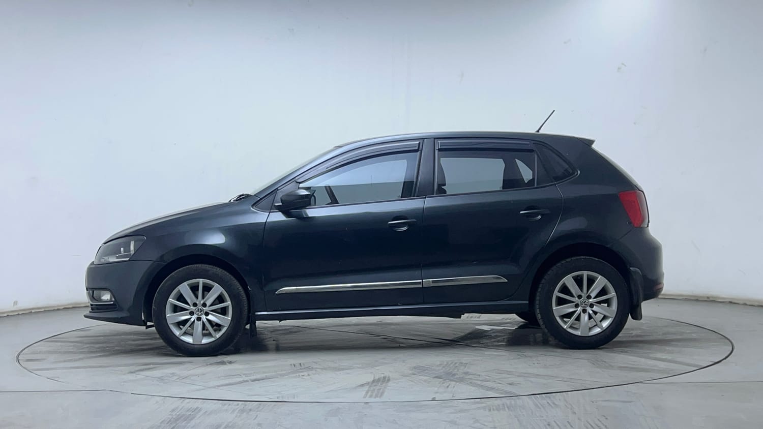 2016 Volkswagen Polo - 2