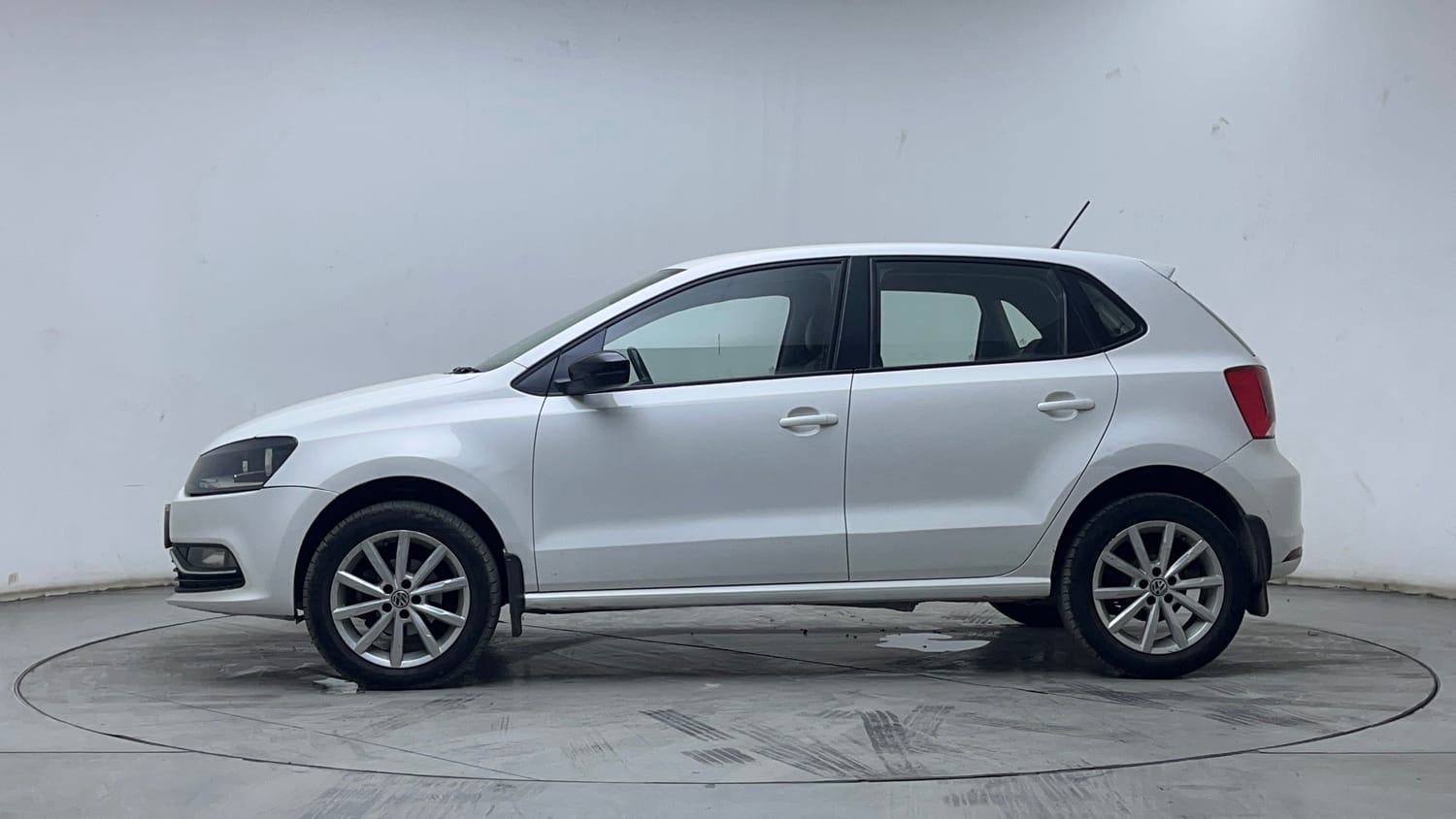 2017 Volkswagen Polo - 2