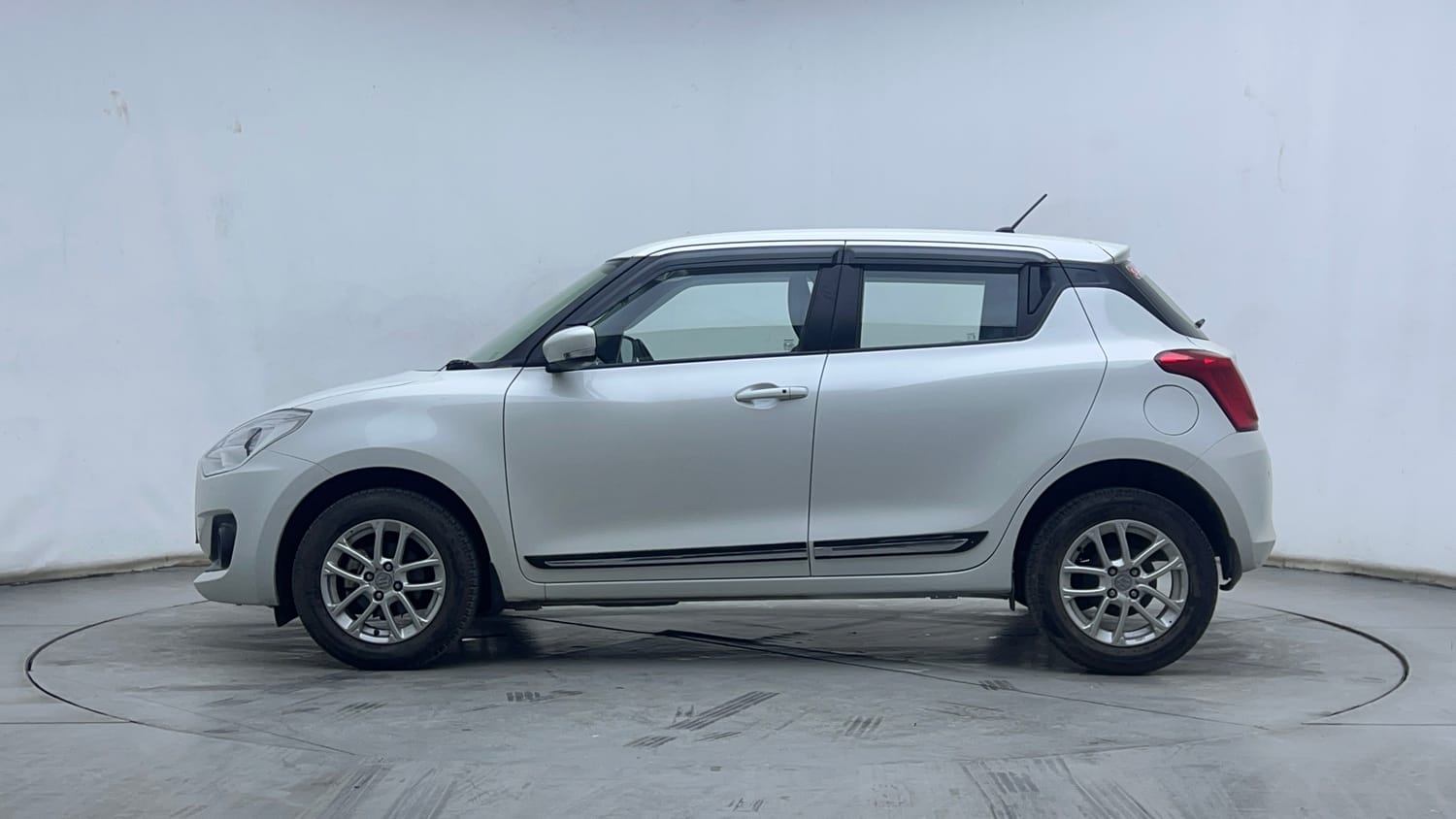 2022 Maruti Suzuki Swift - 2