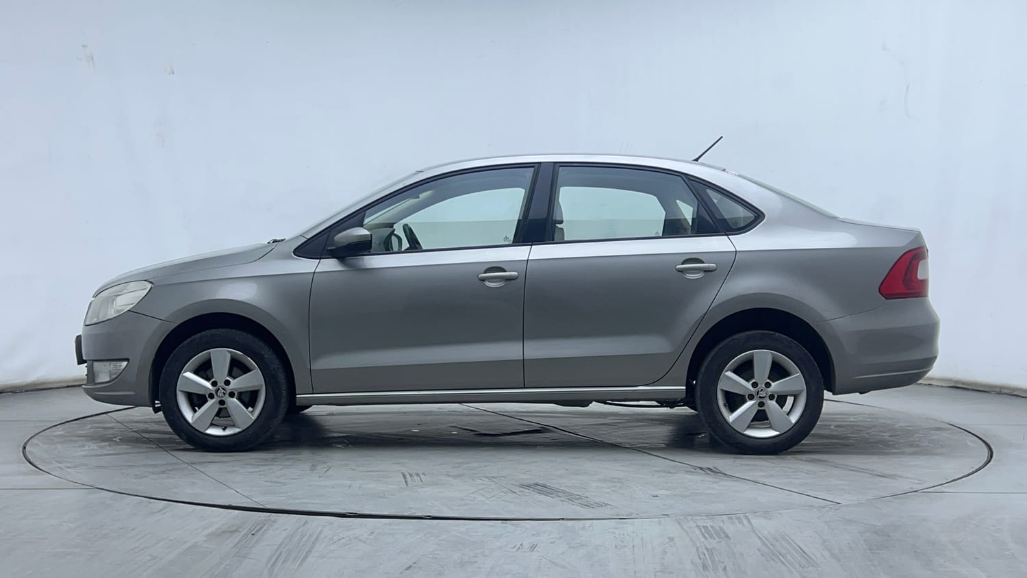 2015 Skoda Rapid - 2